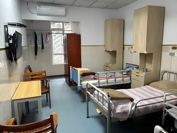 应届毕业生落户深圳2025_董璇婚后情况曝光！不愿丈夫和女儿住一起，与其分居，倪萍很担忧 尔代、丈夫和女儿住一起